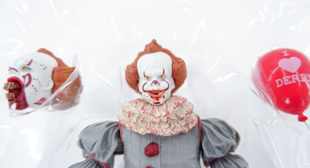 Подвижная фигурка клоуна Пеннивайза из Оно 18см - Pic n 302722