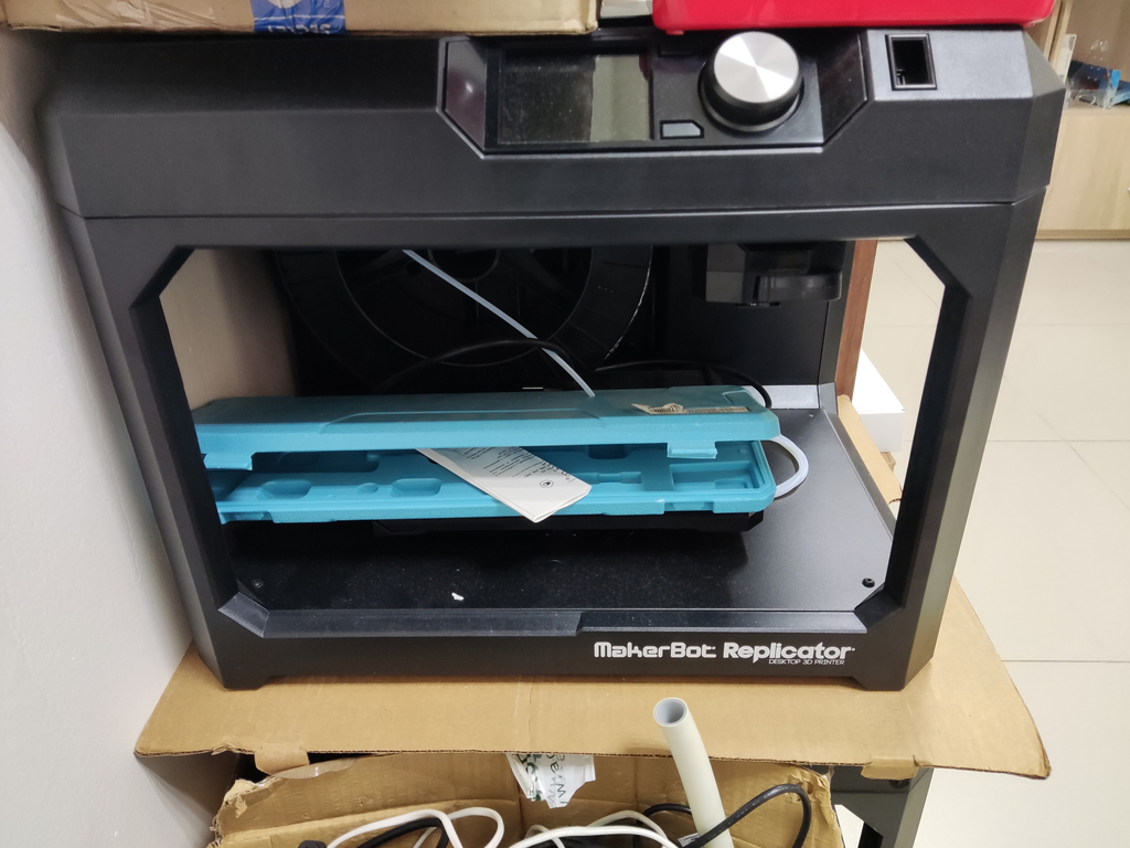 3D принтер MakerBot 3D принтер Makerbot Replicator Plus - Pic n 305367