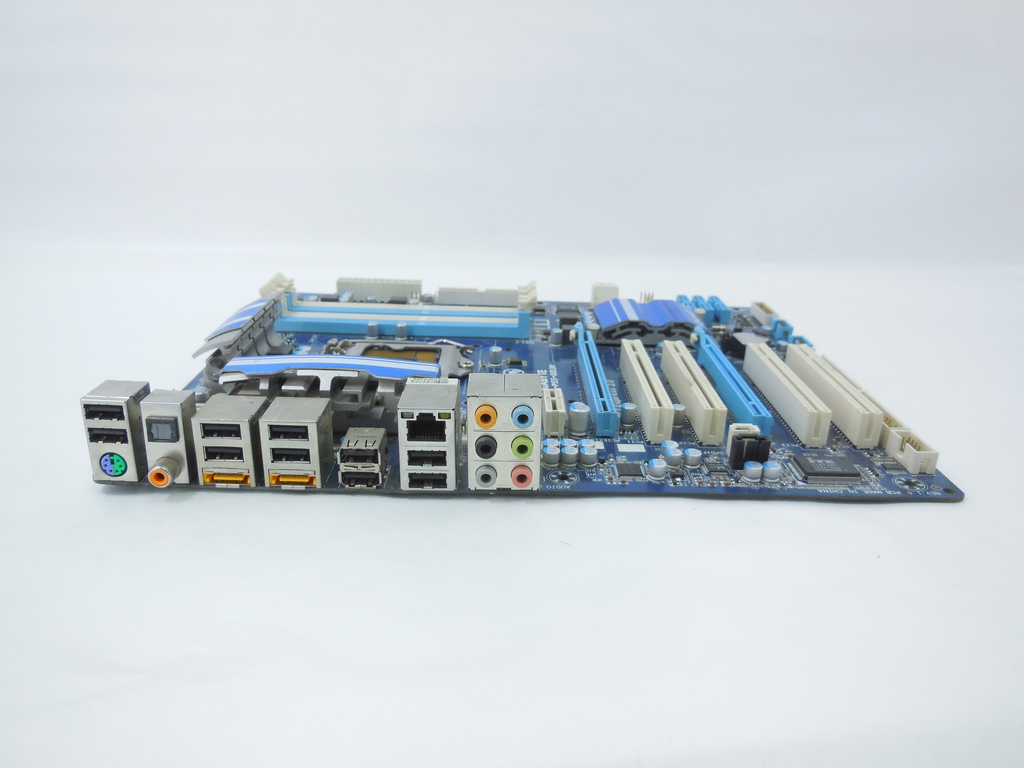 Материнская плата LGA 1156 Gigabyte GA-P55-UD3R - Pic n 306346