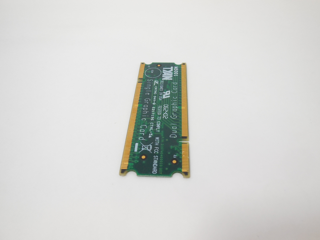 Dual Graphics card Tyan SLI Card M5001 inserted - Pic n 307609