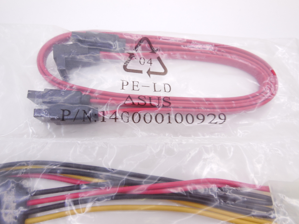 Комплект кабелей для подключения жестких дисков типа SATA ASUS PE-LD 14G000100929 - Pic n 309195