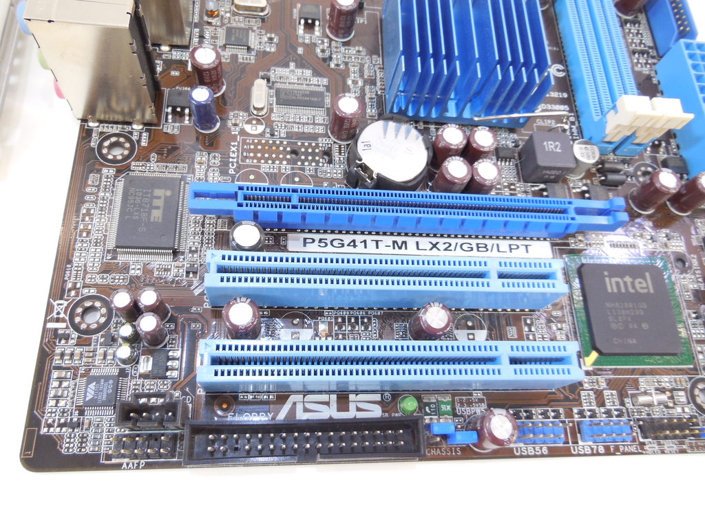 Материнская плата LGA 1155 Asus P8H61-MX R2. 0 Intel H61, 2xDDR3, PCI-E x16, 4xSATA, 24+4pin, VGA, DVI, 4xUSB, mATX Рамка задних портов - Pic n 272003