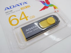 Флешка USB3.2 ADATA Classic 64 Гб черно желтая