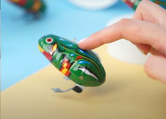 Заводная механическая зелёная лягушка 4см - Pic n 301167