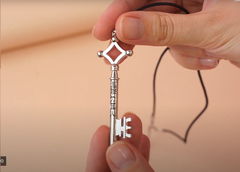 Кулон «Ключ Эрена» серебристый на нити  - Pic n 302492
