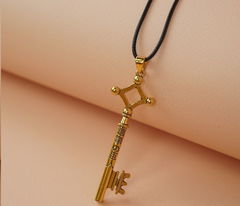 Кулон «Ключ Эрена» золотистый на нити  - Pic n 302493
