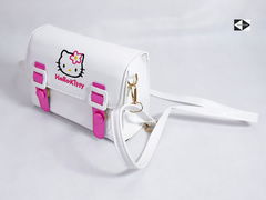 Детская Сумочка на плечо Hello Kitty из Экокожи 17х13см, в комплекте Расчёска, Заколка, Кулон, Ручка и Блокнот. В подарочной коробке! - Pic n 310456