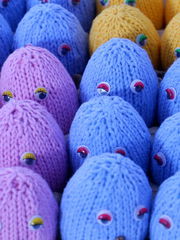 3шт. Декоративные разноцветные вязаные яйца для иголок 7см. Ручная работа, в подарочной упаковке - Pic n 311029