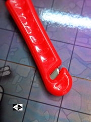 Аварийный молоток для разбивания стёкол с ножом для ремня, красный, пластик - Pic n 311039