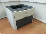 Принтер лазерный HP LaserJet 1320N /A4, печать лазерная черно-белая, двусторонняя, 21 стр/мин ч/б, 1200x1200 dpi, подача: 250 лист., вывод: 125 лист., Post Script, память: 16 Мб, Ethernet RJ-45, USB