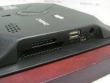 Цифровая фоторамка ONEXT PF-8 (красное дерево) /экран 8" (800x600) /формат 4:3 /яркость 200 кд/м2 /контраст 500:1 /встроенная память: 256Mb /USB, CardReader /проигрывание видео /2 стереоколонки /